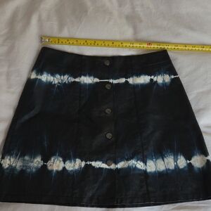 Zara Pleather Navy Mini Skirt With Snap Closure.   Women M